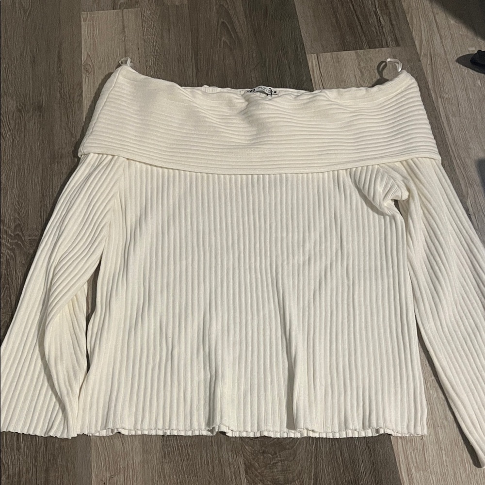 Off-Shoulder Ribbed Cream Sweater Zara